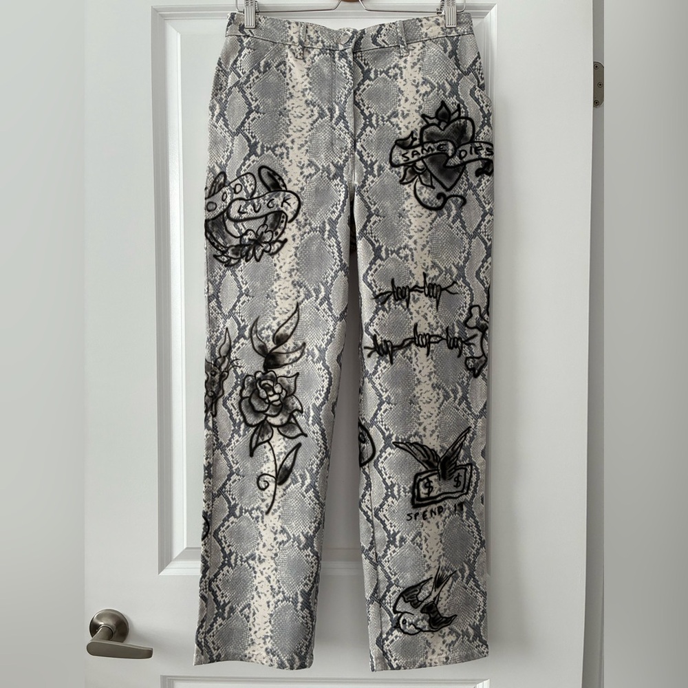 Aritzia Wilfred Size 10 Custom Graffiti Snakeprint Tattoo Style Jeans
